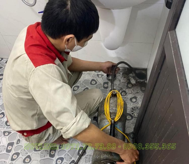 Thông tắc cống tại phường Cầu Đất