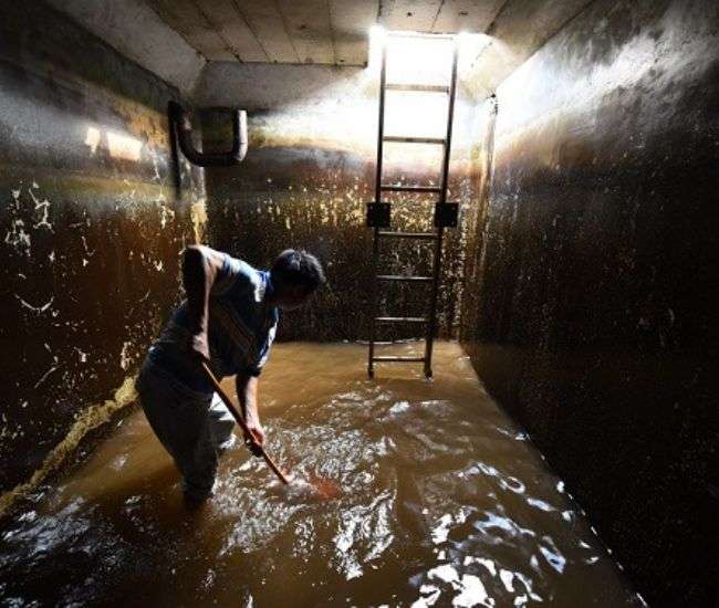 thau rửa bể nước